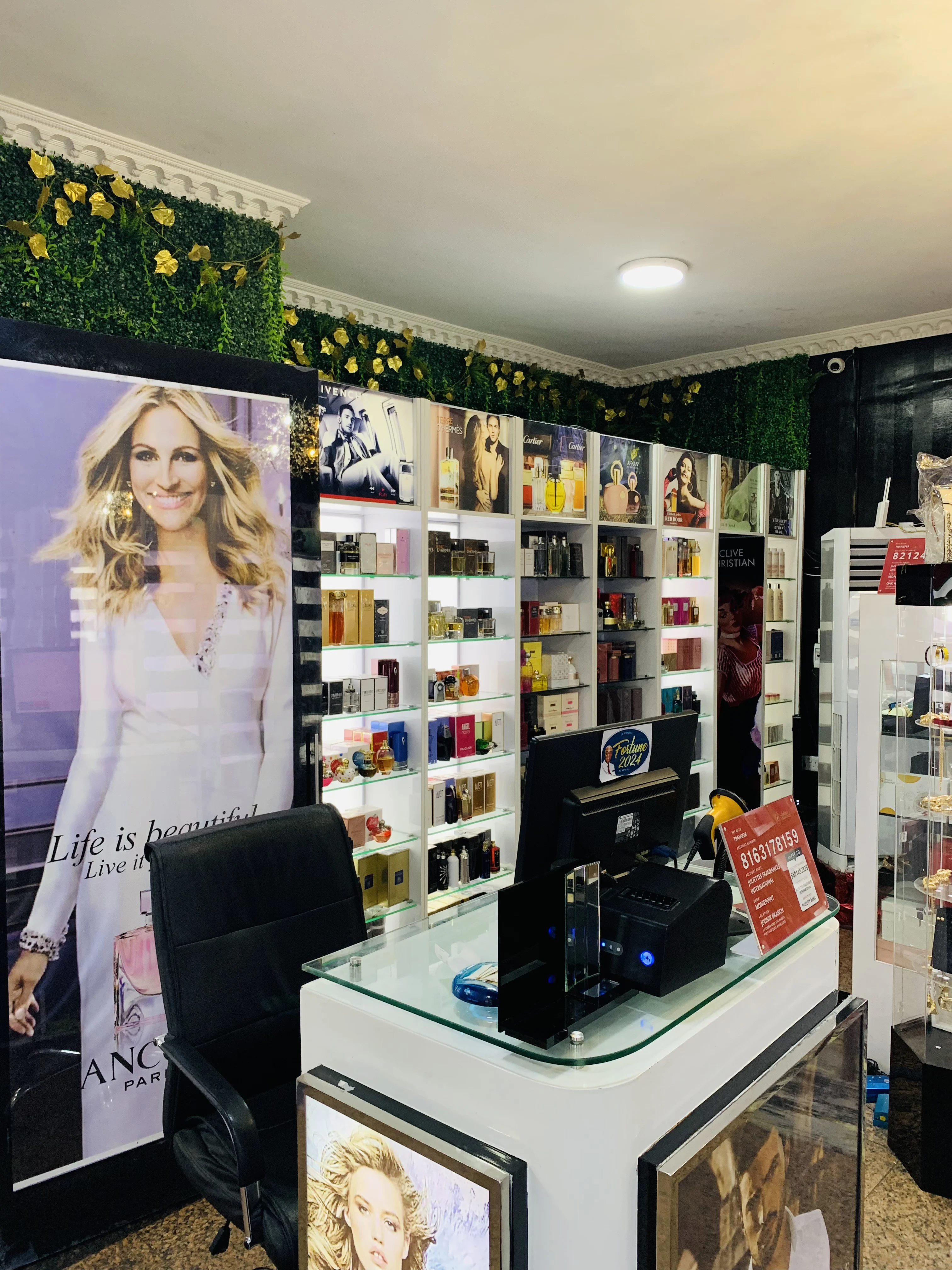 store image